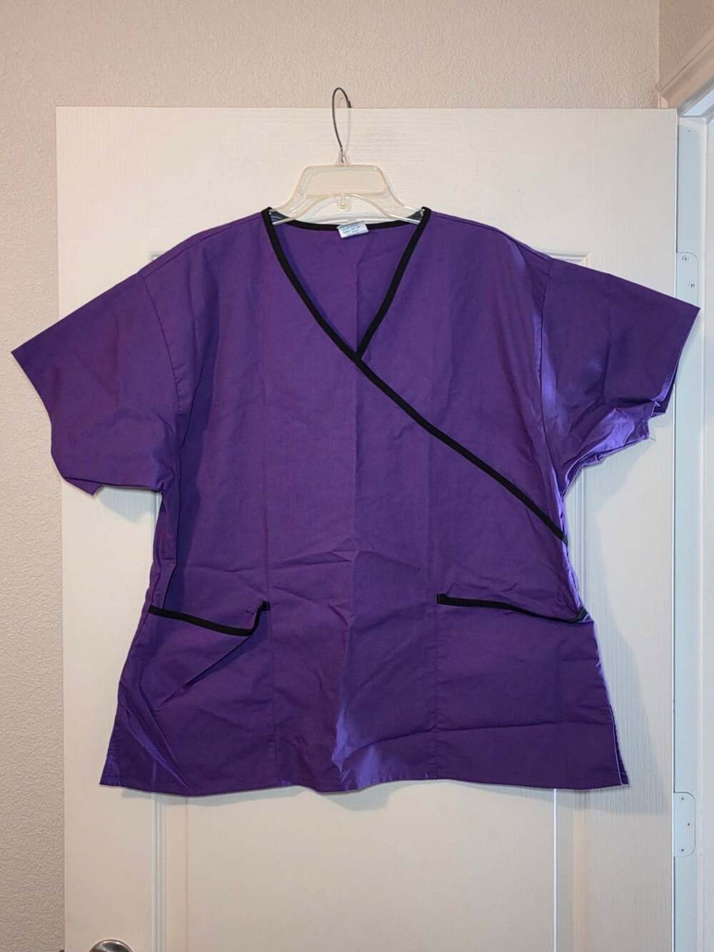 Scrubs Cross Over Scrub Top Size XL Purple Black Trim